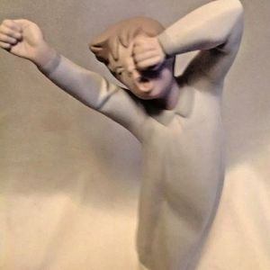 Lladro "Boy Awakening, Yawning" #4870 Matte Finish like new!!